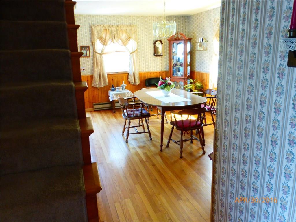 118 States Point Road Tenants Harbor, ME 04860 - Photo 14 of 29 Sunny dining room features hardwood...