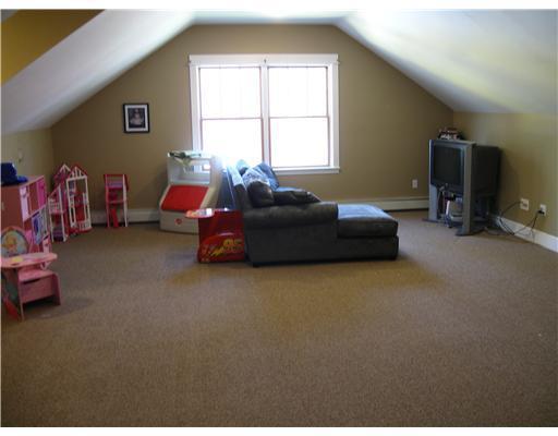9 Sabrina Lane Springvale, ME 04083 - Photo 22 of 25 Den/Family/Great Room.