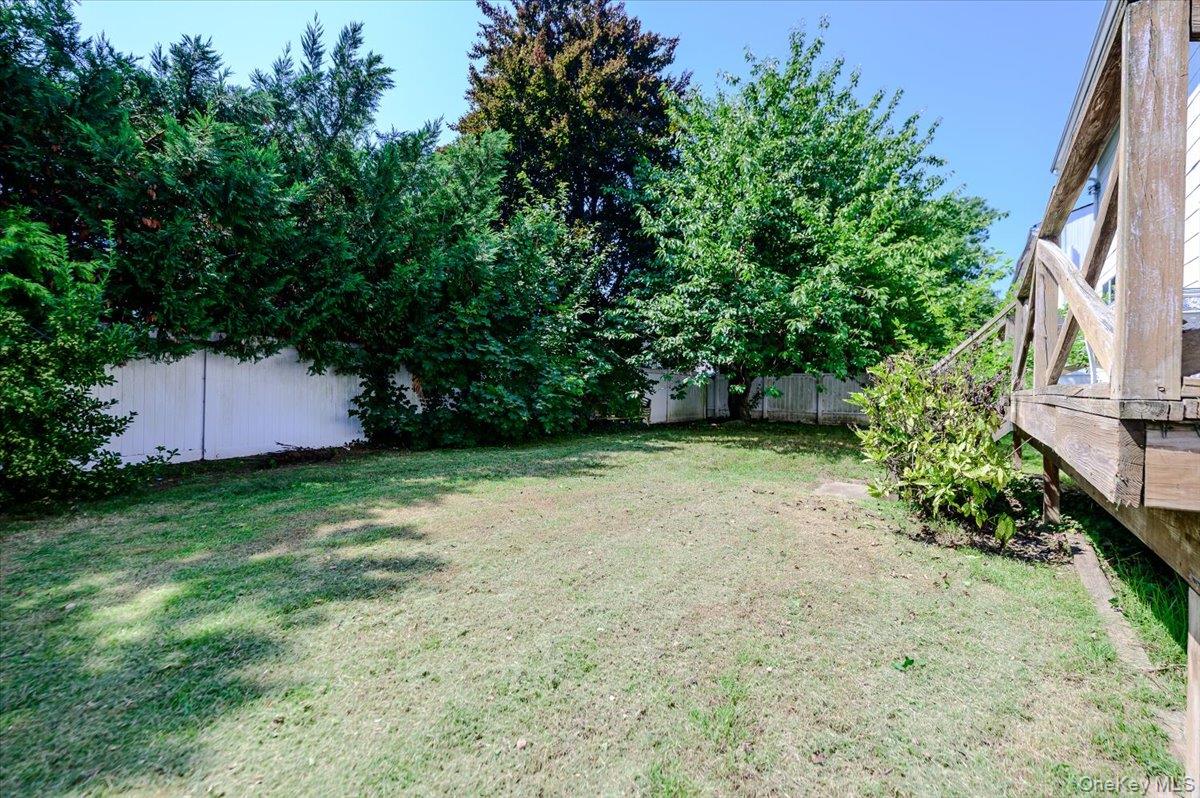 719 Hungry Harbor Road Valley Stream, NY 11581 - Photo 25 of 29