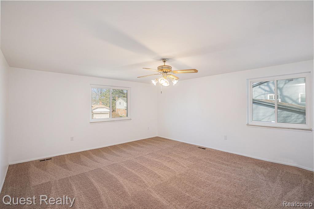 3095 Rolling Green Circle South Rochester Hills, MI 48309 - Photo 12 of 33