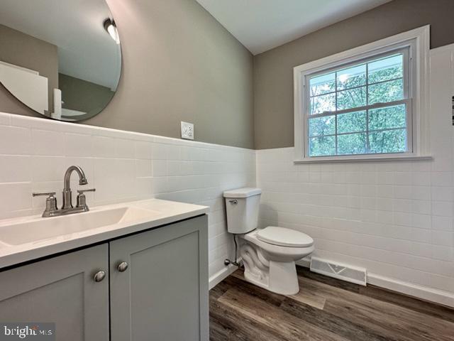 86 South Burlington Road Bridgeton, NJ 08302 - Photo 25 of 42 Bathroom