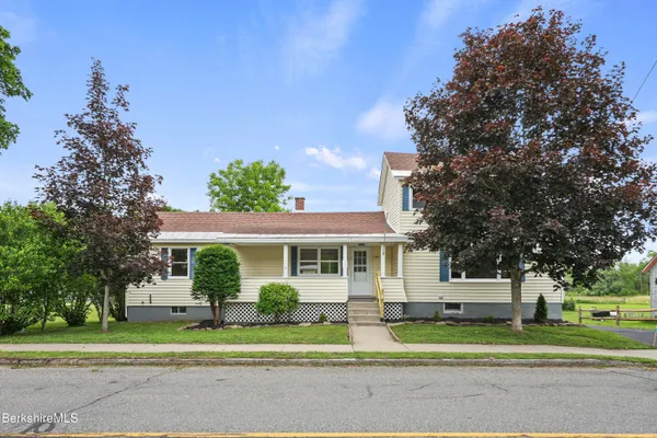 $319,900 | 115 Main Street, Cheshire, MA 01225