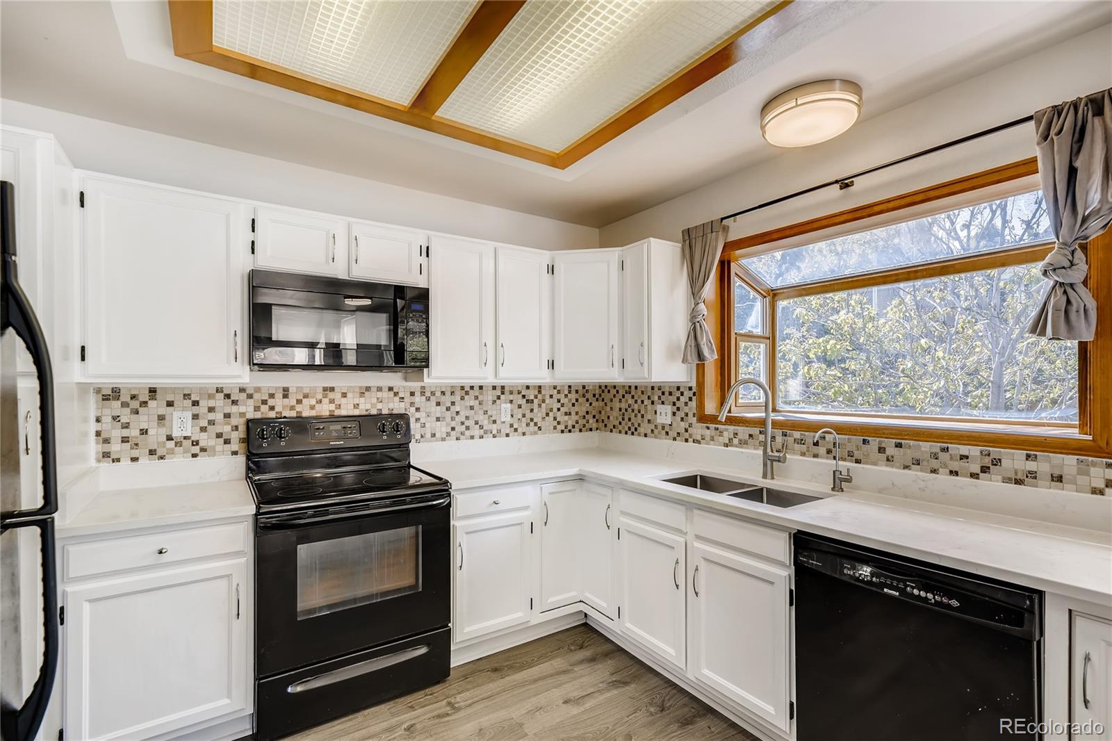 9295 Windsor Way Highlands Ranch, CO 80126 - Photo 6 of 28 Gallery Image 6