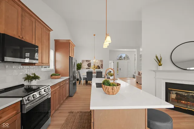 $425,000 | 14901 Windmill Drive, Carmel, IN 46033