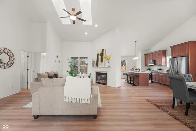 $425,000 | 14901 Windmill Drive, Carmel, IN 46033