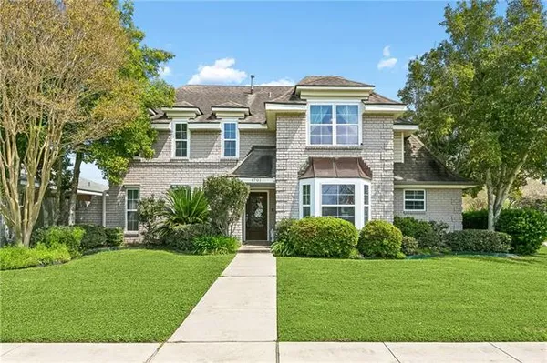 $549,000 | 4701 Lake Vista Drive, Metairie, LA 70006