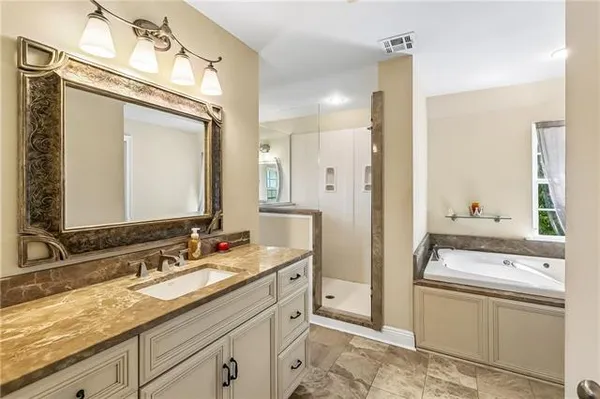 $549,000 | 4701 Lake Vista Drive, Metairie, LA 70006