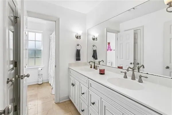 $549,000 | 4701 Lake Vista Drive, Metairie, LA 70006