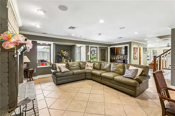 $549,000 | 4701 Lake Vista Drive, Metairie, LA 70006