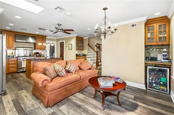 $549,000 | 4701 Lake Vista Drive, Metairie, LA 70006