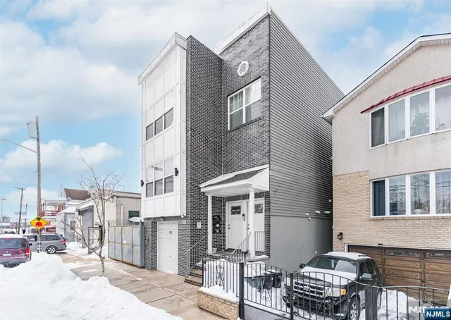 $850,000 | 486 4th Street, Newark, NJ 07107