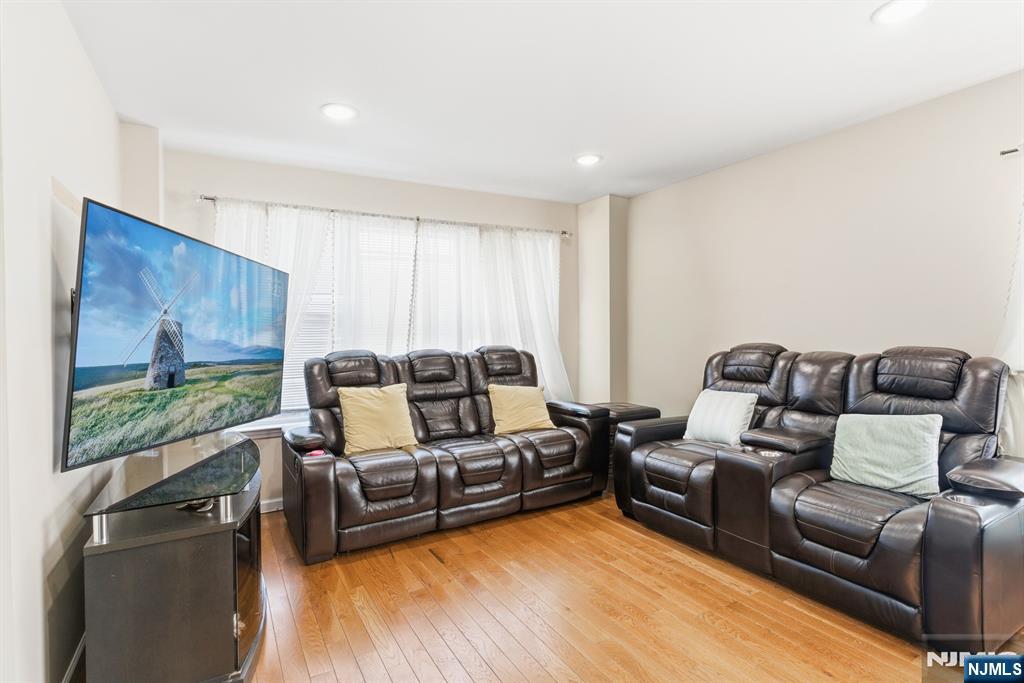 486 4th Street Newark, NJ 07107 - Photo 3 of 13