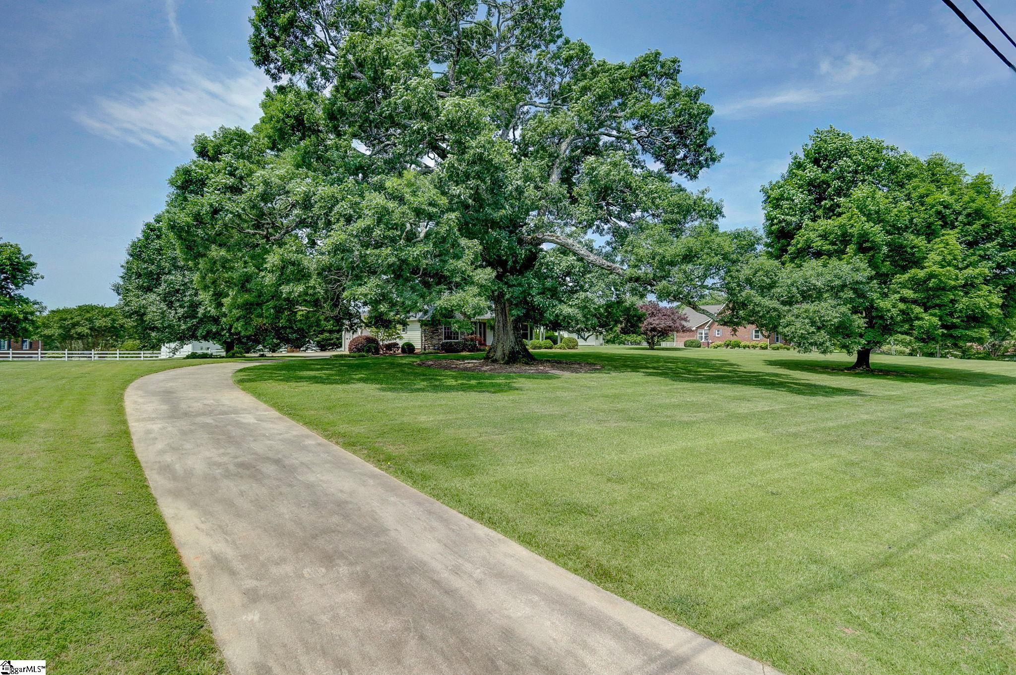 2835 Locust Hill Road Taylors, SC 29687 - Photo 6 of 32 Gallery Image 6