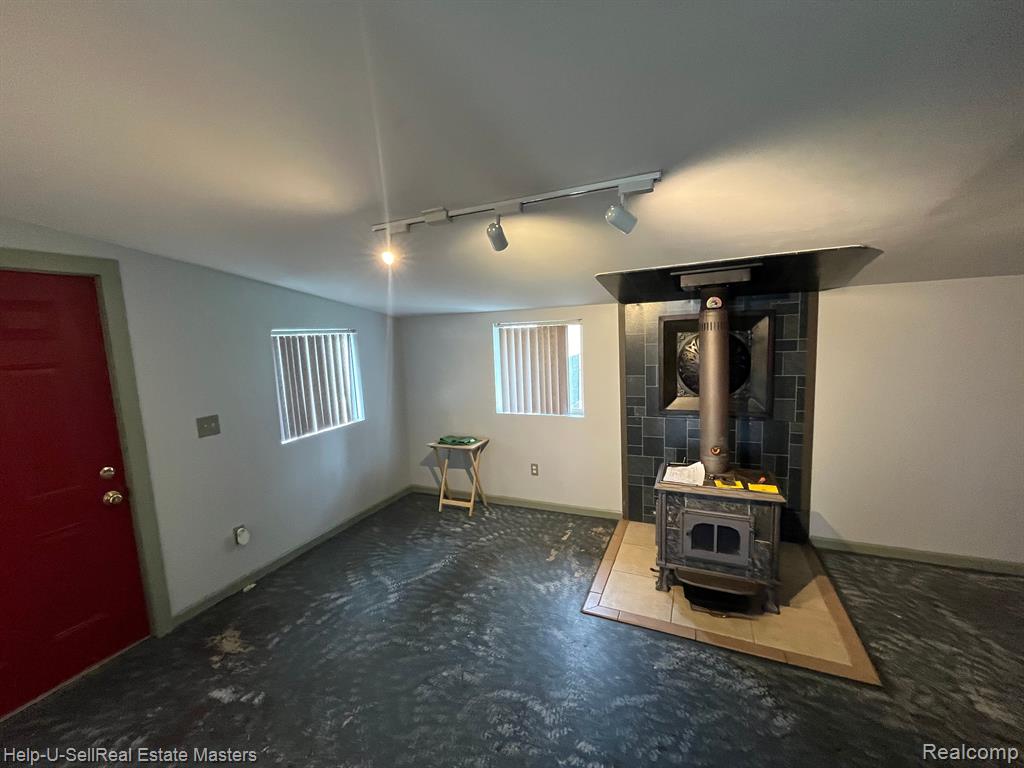 1423 Minnesota Road Port Huron, MI 48060 - Photo 17 of 23