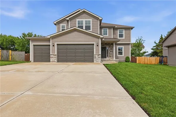 $535,000 | 1273 Southwest Nagona Lane, Lee's Summit, MO 64082