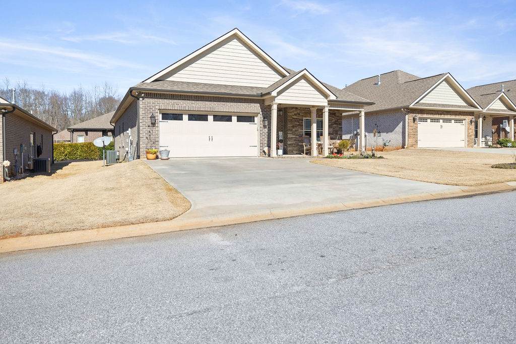 205 Friend Street Anderson, SC 29621 - Photo 2 of 25 Gallery Image 2