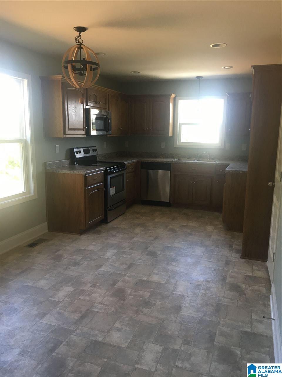 2527 Chelsea Way Warrior, AL 35180 - Photo 3 of 17