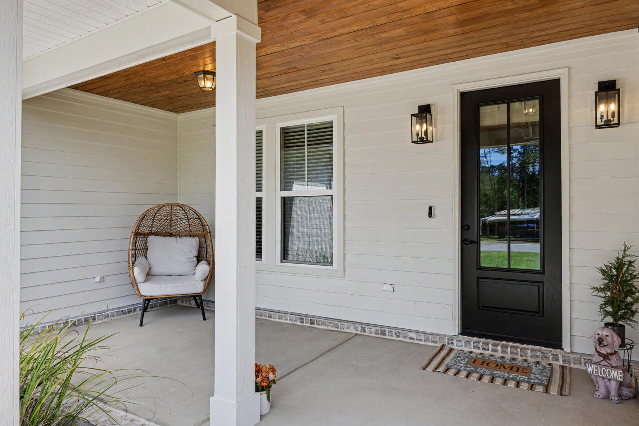 102 Jones Drive Freeport, FL 32439 - Photo 3 of 69 5-04