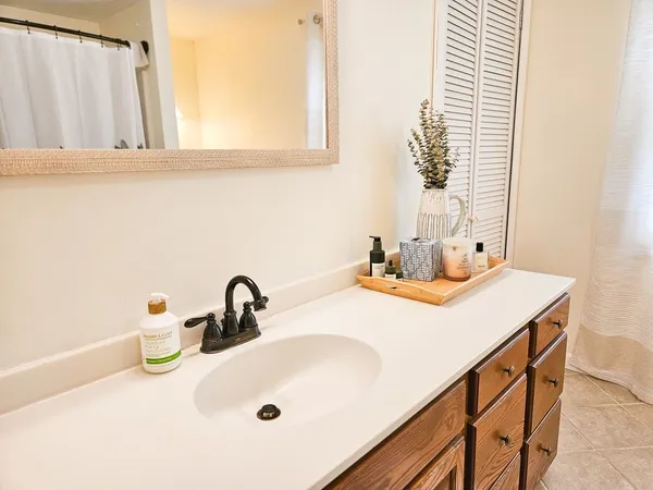 $2,995 | 34 Hidden Meadows Lane, Unit A, Eliot, ME 03903