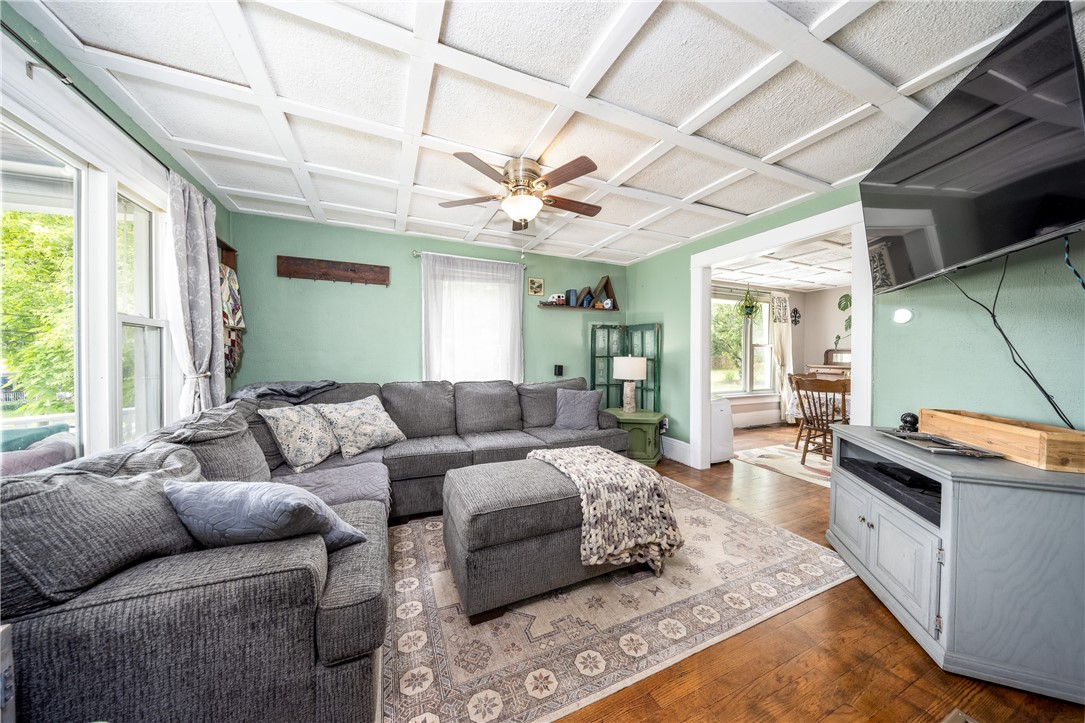 87 Garden Drive Irondequoit, NY 14609 - Photo 15 of 34 Expansive Living Room!