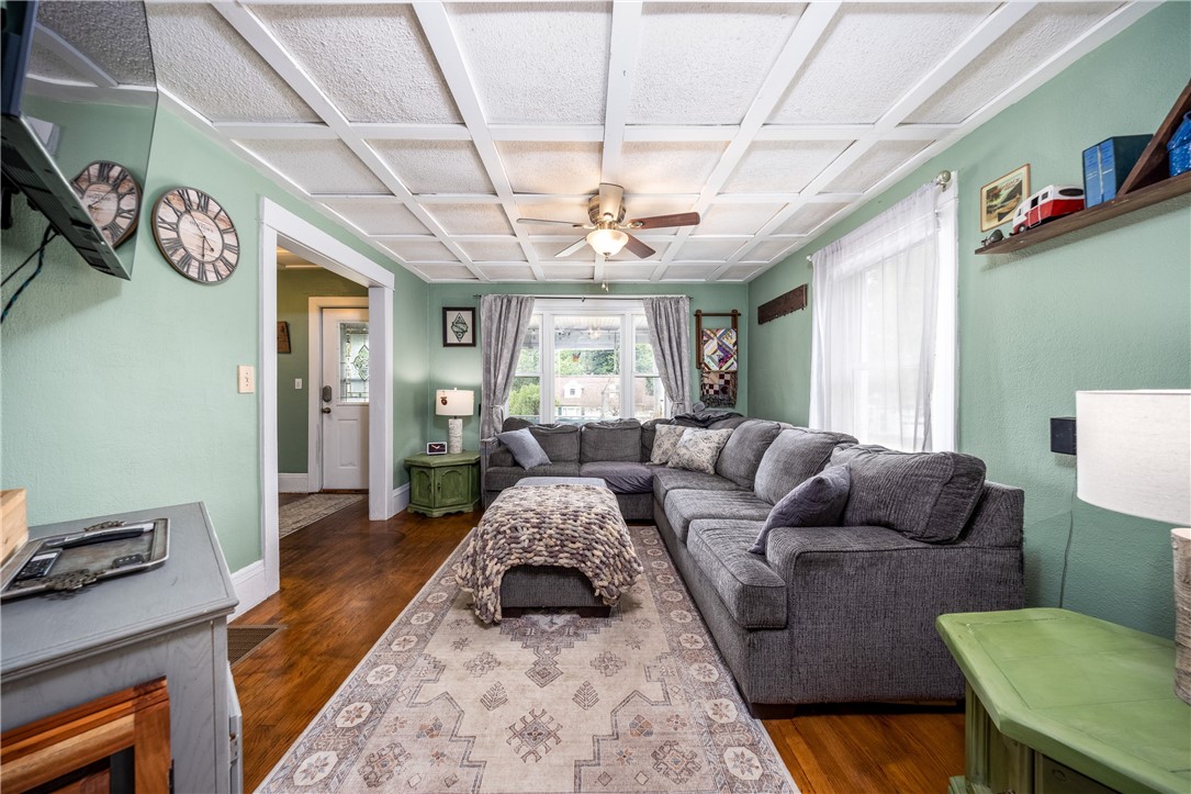 87 Garden Drive Irondequoit, NY 14609 - Photo 16 of 34 Expansive Living Room!
