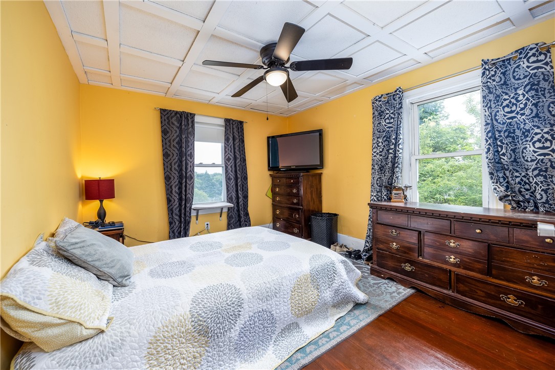 87 Garden Drive Irondequoit, NY 14609 - Photo 20 of 34 Bedroom 2