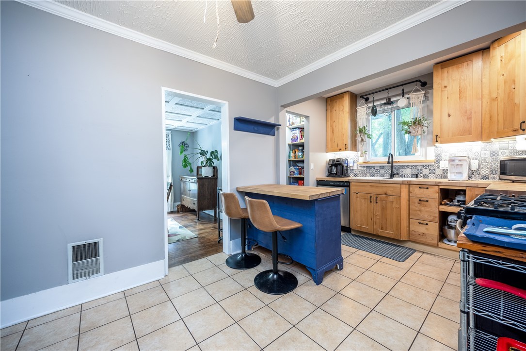 87 Garden Drive Irondequoit, NY 14609 - Photo 8 of 34 Updated Kitchen!