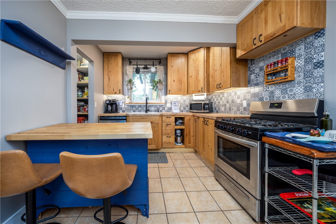 87 Garden Drive Irondequoit, NY 14609 - Photo 9 of 34 Updated Kitchen!