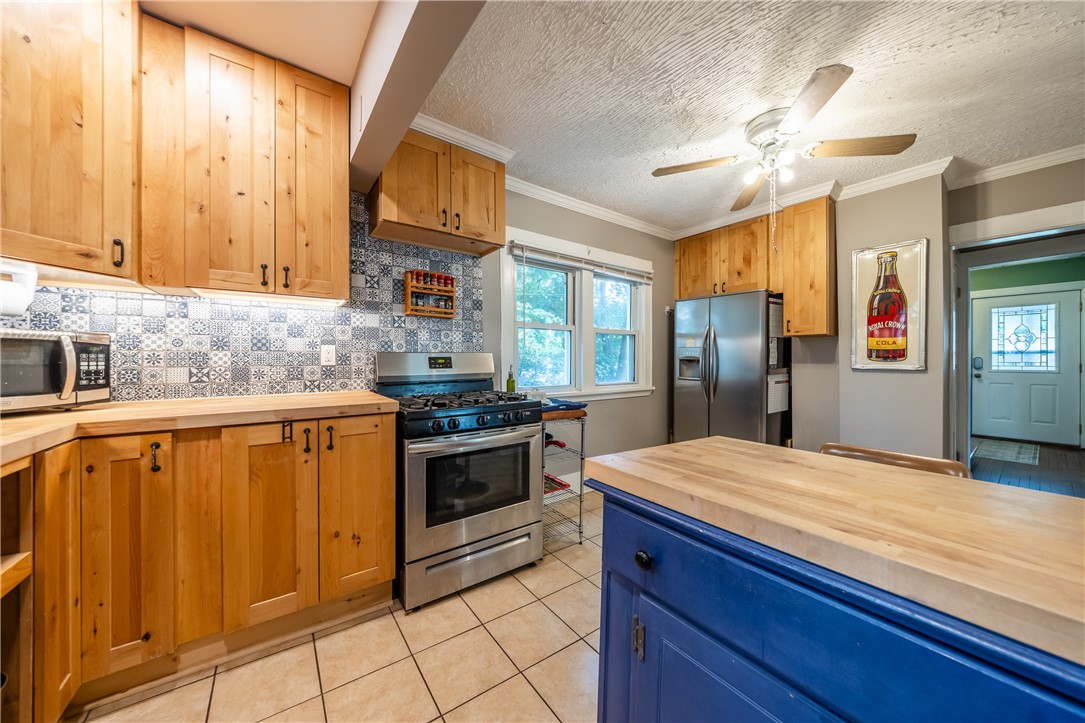 87 Garden Drive Irondequoit, NY 14609 - Photo 10 of 34 Updated Kitchen!