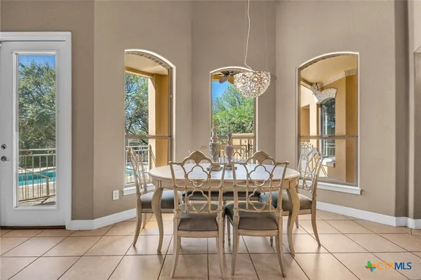 $998,000 | 9752 Trophy Oaks Drive, San Antonio, TX 78266