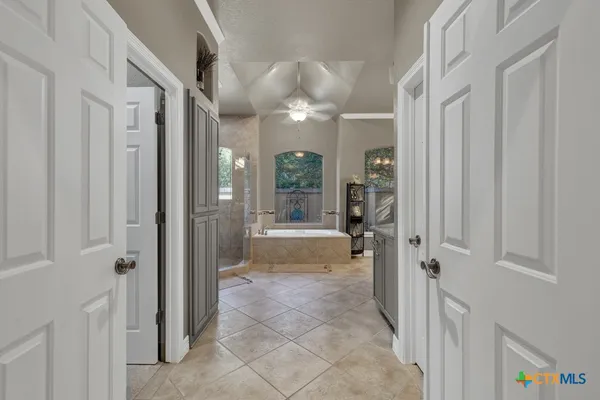 $998,000 | 9752 Trophy Oaks Drive, San Antonio, TX 78266