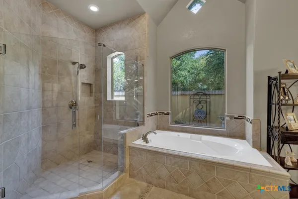 $998,000 | 9752 Trophy Oaks Drive, San Antonio, TX 78266