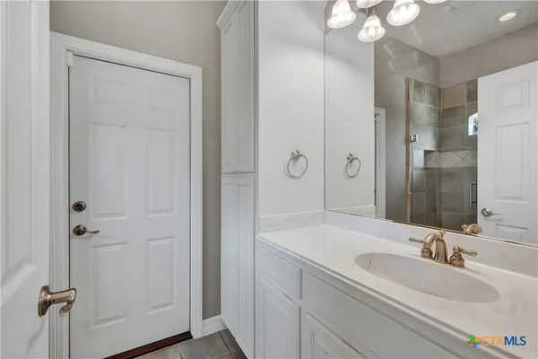 $998,000 | 9752 Trophy Oaks Drive, San Antonio, TX 78266