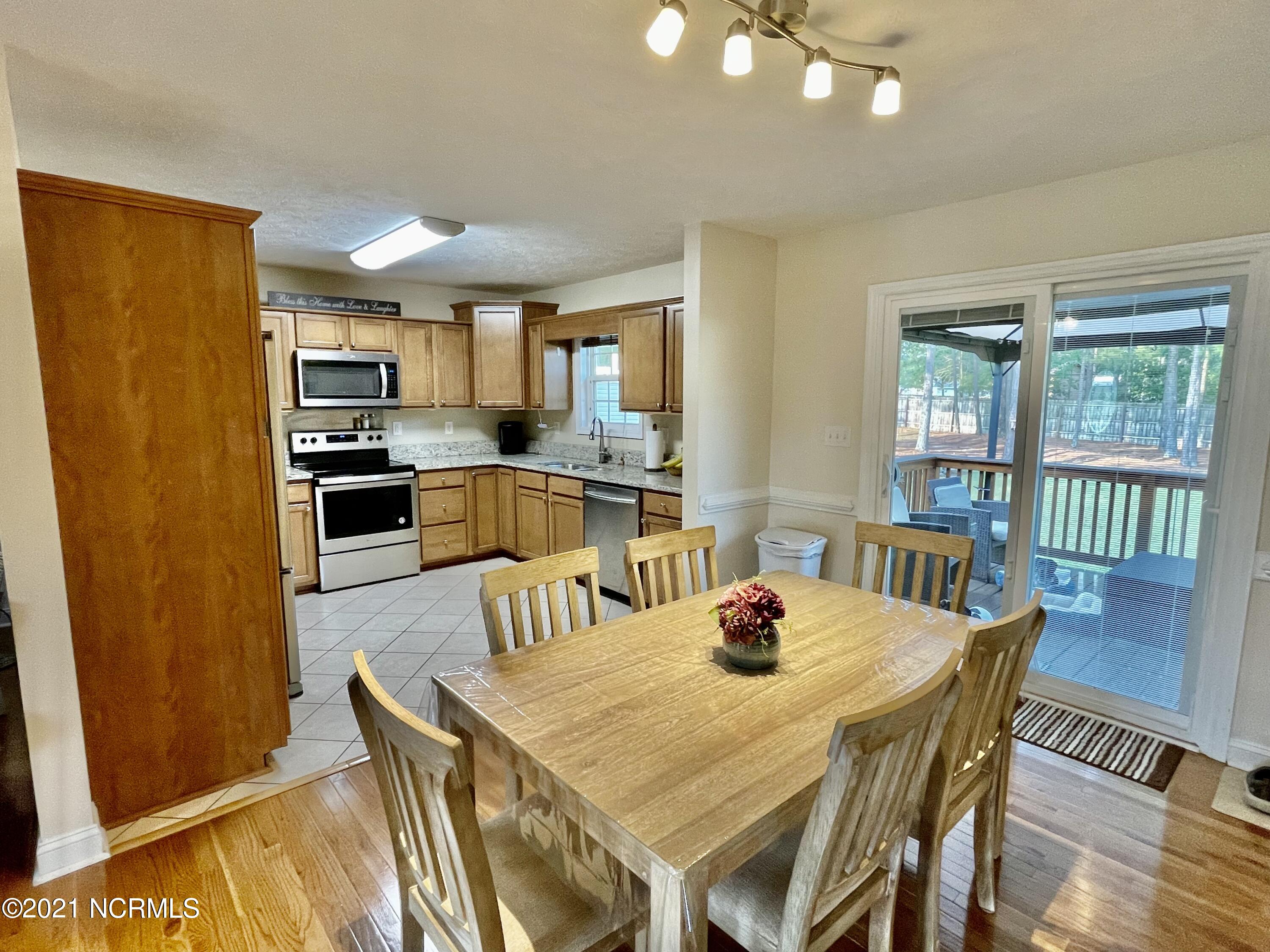121 Switch Road Hamlet, NC 28345 - Photo 5 of 38 dining area