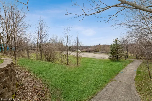 $89,900 | 1188 East Algonquin Road, Algonquin, IL 60102