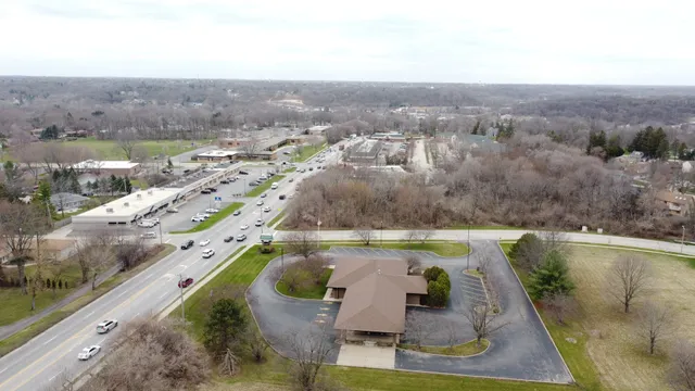 $154,900 | 1188 East Algonquin Road, Algonquin, IL 60102