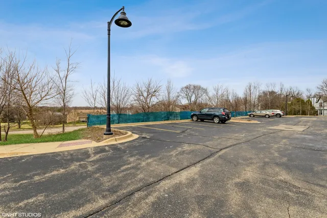 $154,900 | 1188 East Algonquin Road, Algonquin, IL 60102