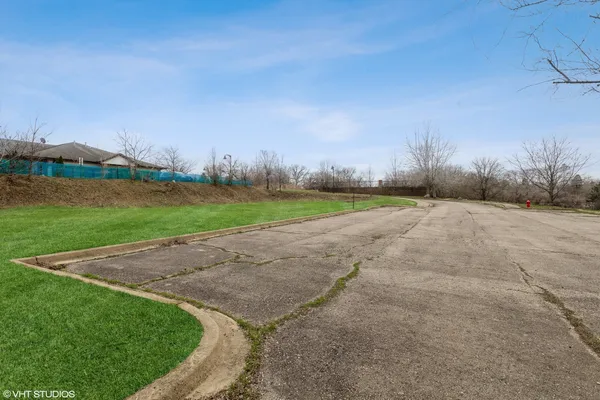 $89,900 | 1188 East Algonquin Road, Algonquin, IL 60102