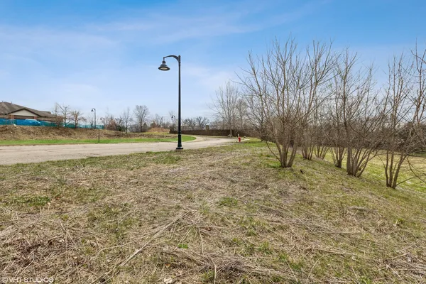 $89,900 | 1188 East Algonquin Road, Algonquin, IL 60102
