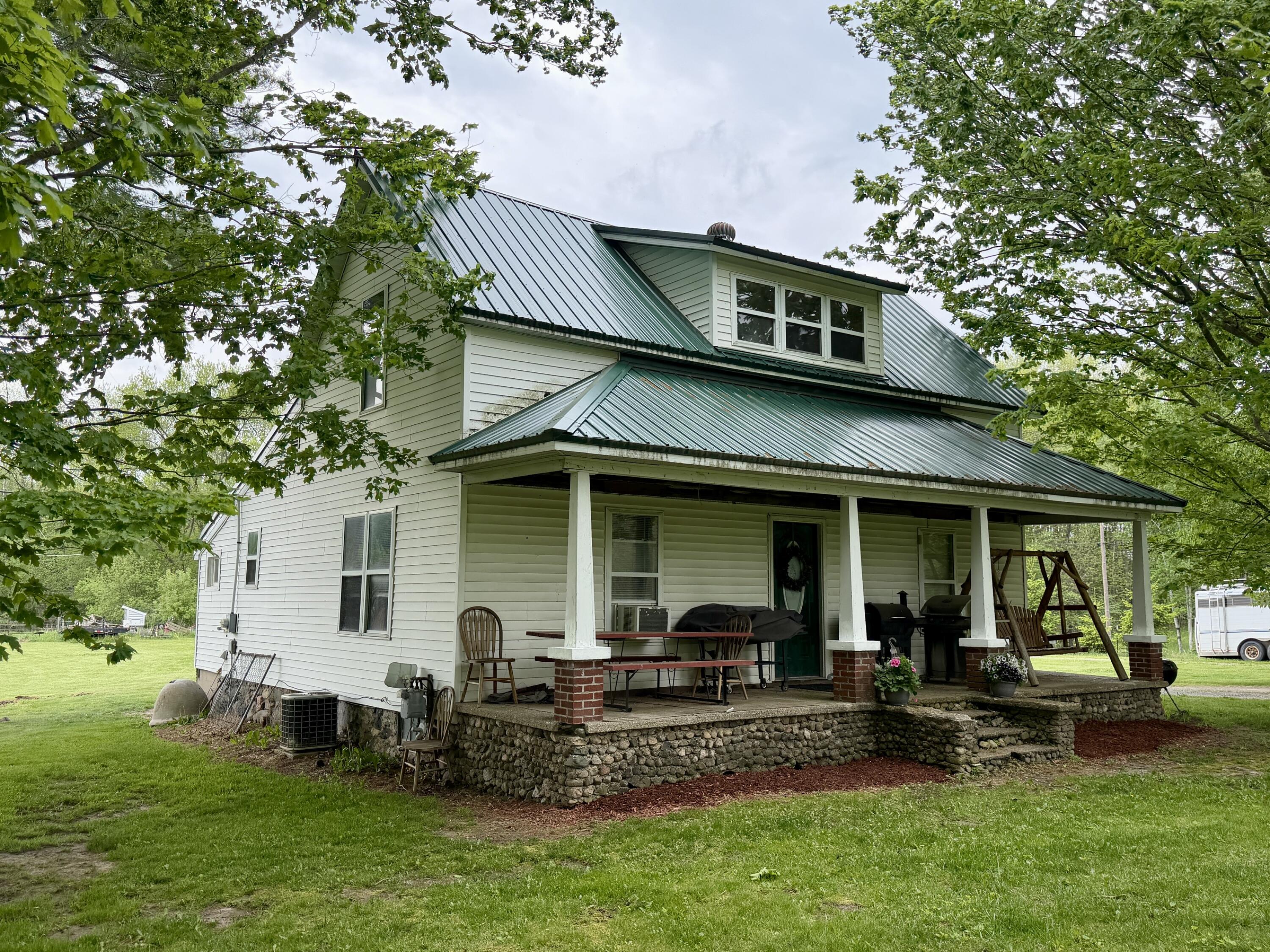 9435 East Garfield Road Hesperia, MI 49421 - Photo 2 of 36 IMG_0474