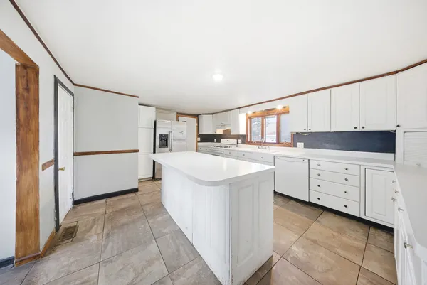 $279,900 | 557 Binder Street, Aurora, IL 60505