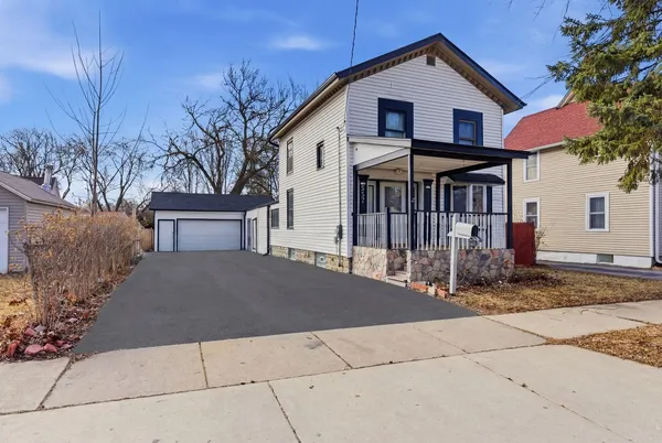 $279,900 | 557 Binder Street, Aurora, IL 60505