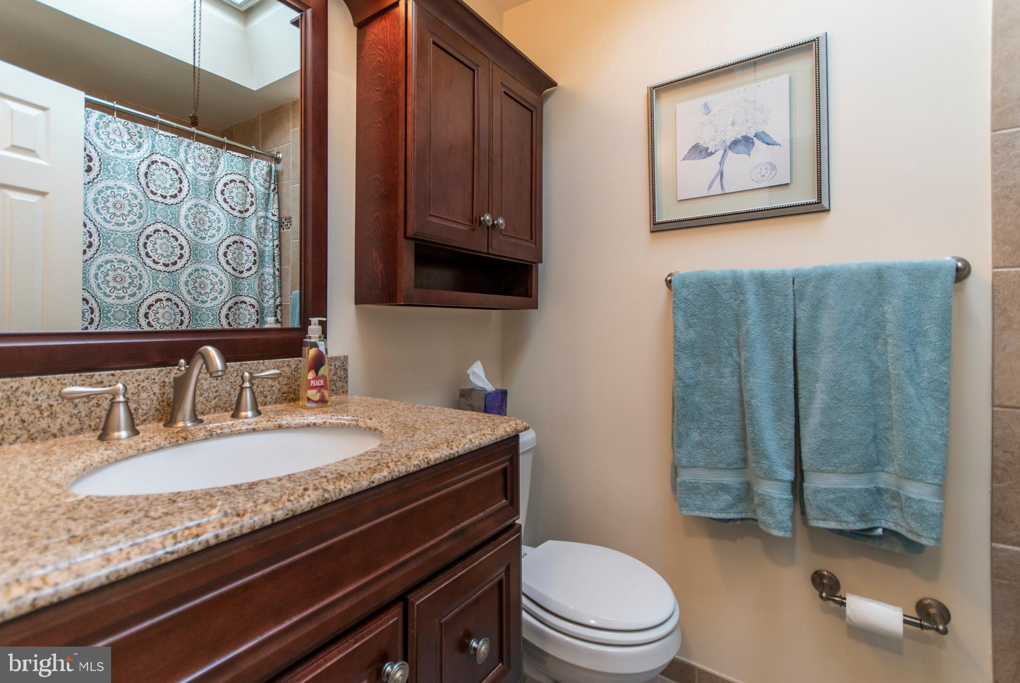 12404 Rambler Road Philadelphia, PA 19154 - Photo 11 of 17 Hall Bathroom