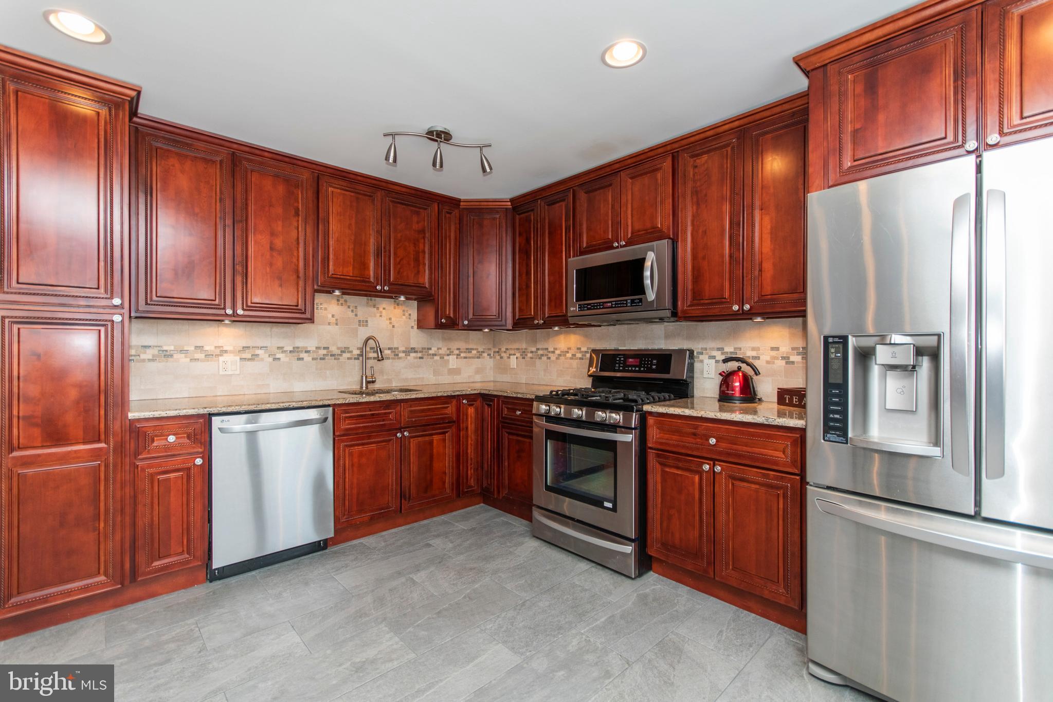 12404 Rambler Road Philadelphia, PA 19154 - Photo 4 of 17 Kitchen