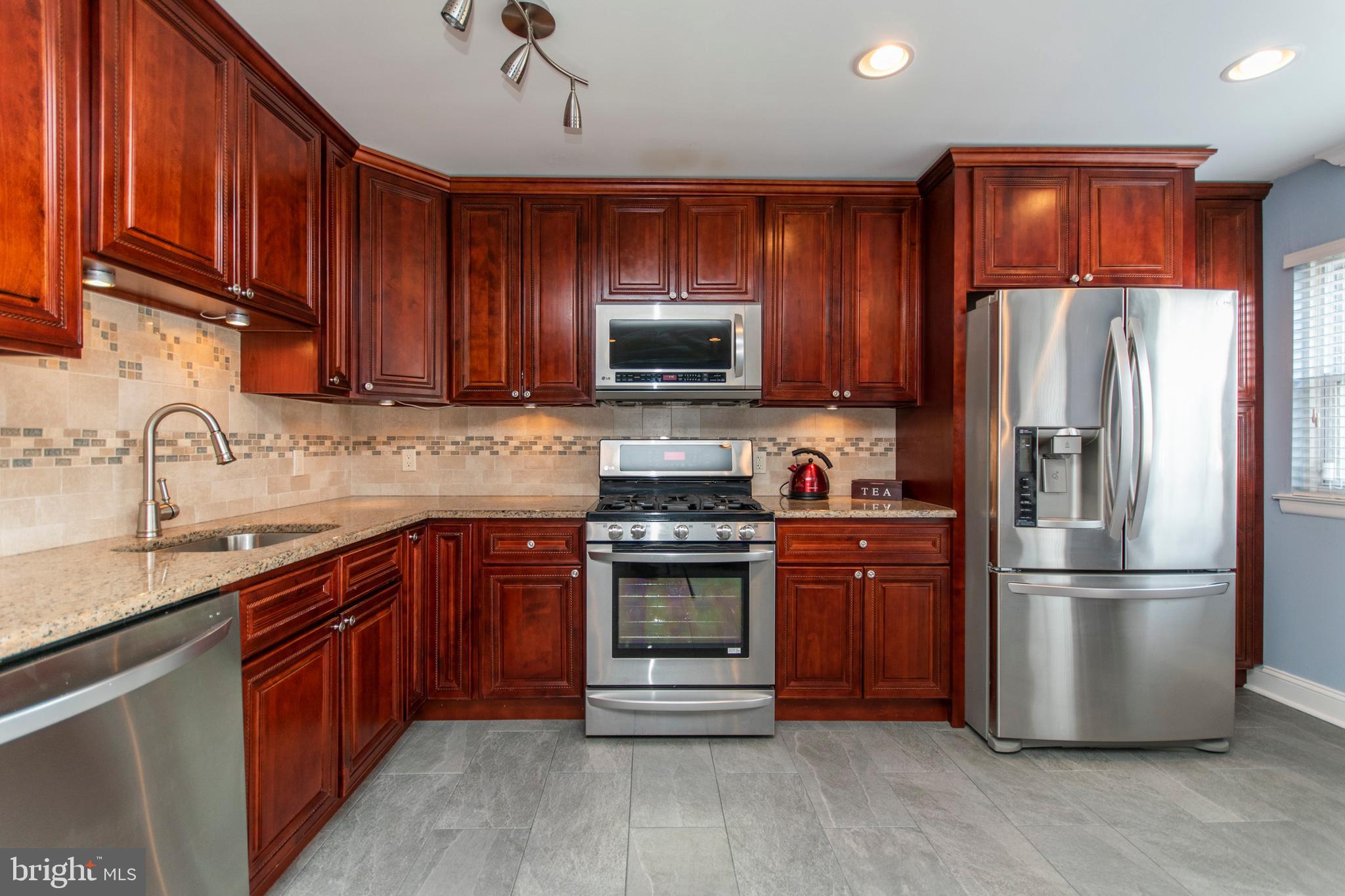 12404 Rambler Road Philadelphia, PA 19154 - Photo 6 of 17 Kitchen
