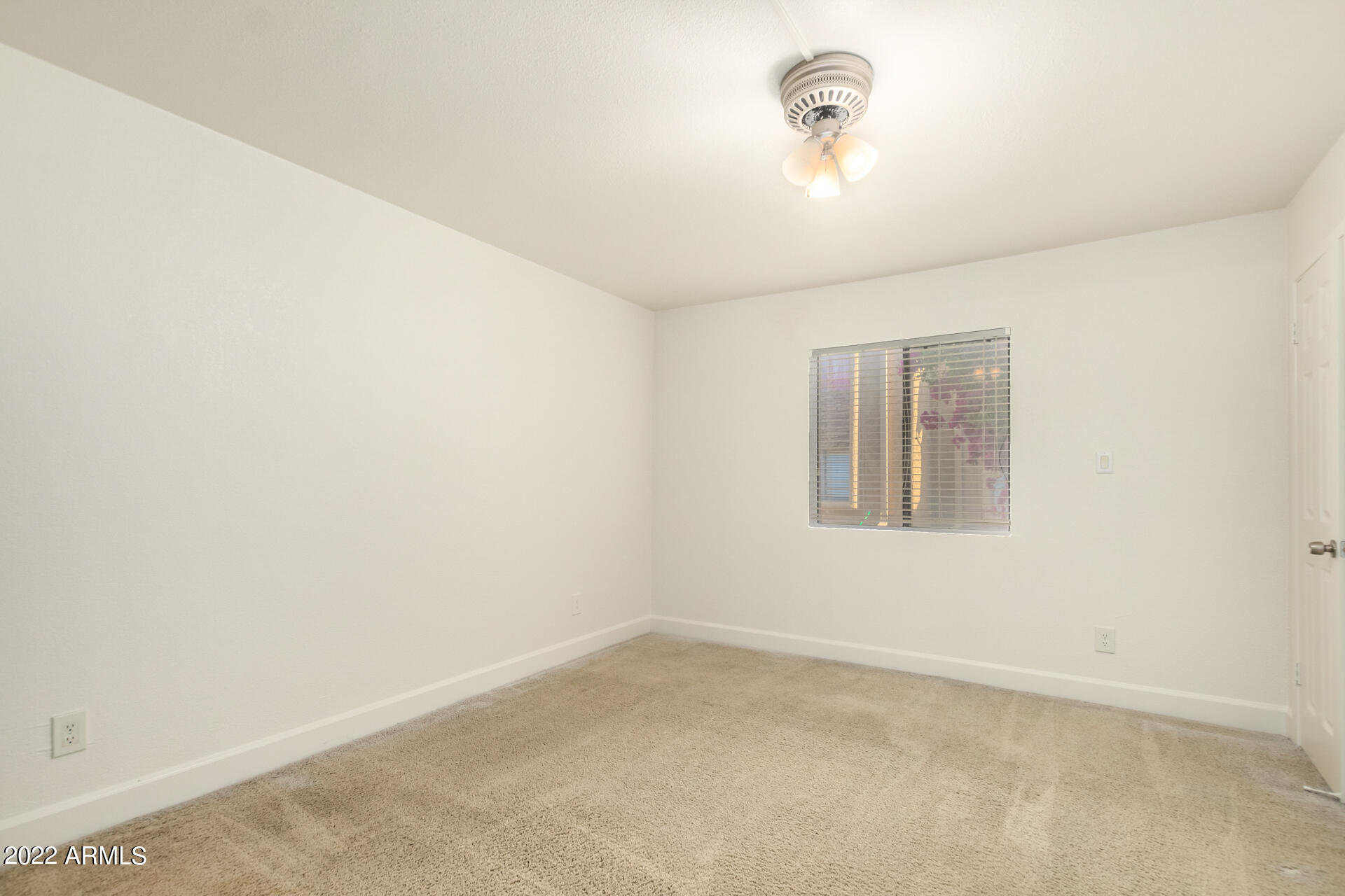 3825 East Camelback Road, Unit 171 Phoenix, AZ 85018 - Photo 15 of 26 19 Camelback #171
