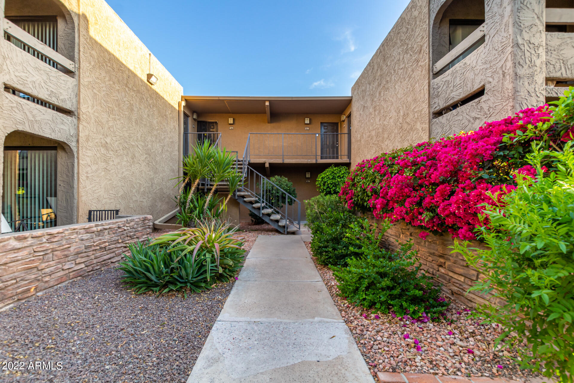 3825 East Camelback Road, Unit 171 Phoenix, AZ 85018 - Photo 3 of 26 02 Camelback #171