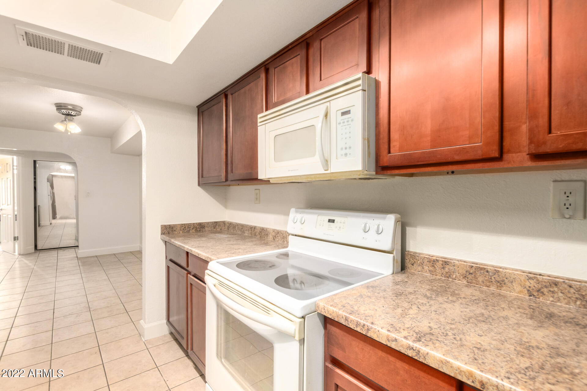 3825 East Camelback Road, Unit 171 Phoenix, AZ 85018 - Photo 9 of 26 12 Camelback #171