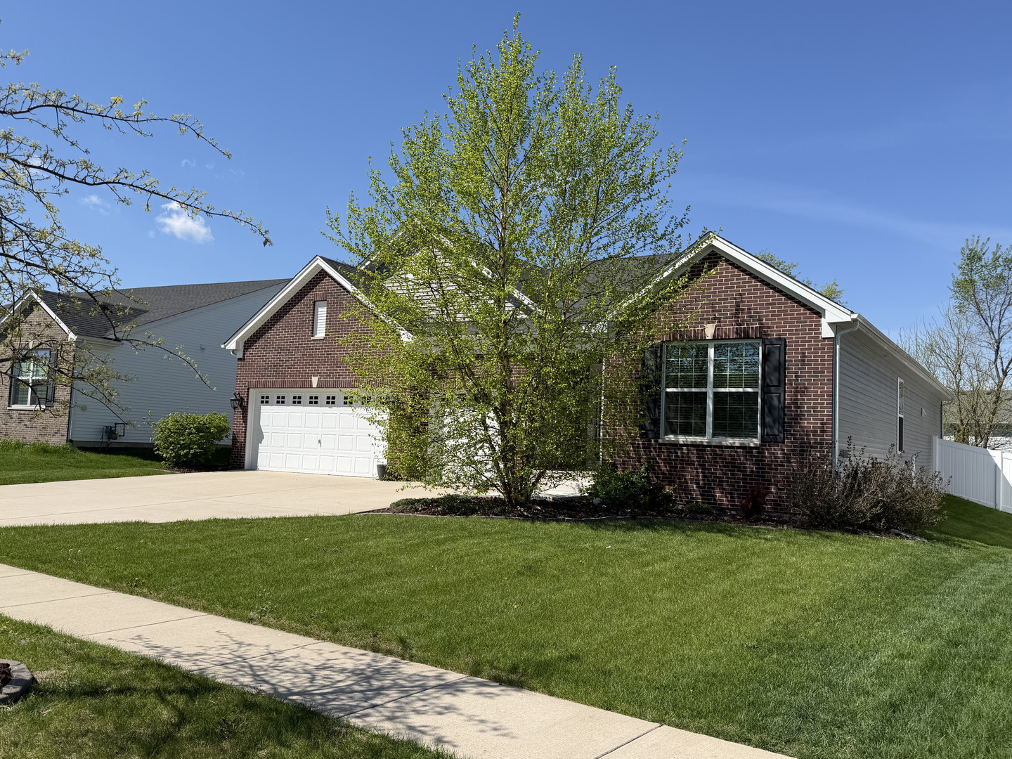 713 Long Ridge Trail Minooka, IL 60447 - Photo 1 of 40 a front view of house with yard and green space