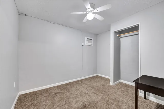 a view of empty room with window